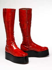 17-red-platform-boots-for-the-1973-aladdin-sane-tour